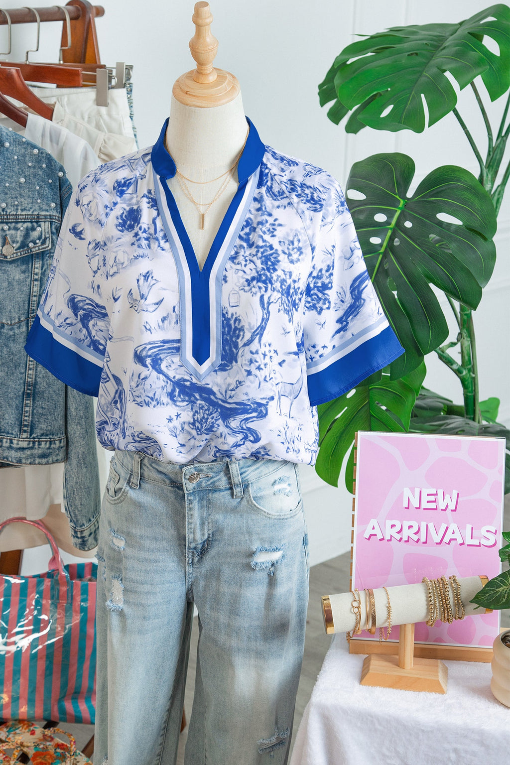 Floral Contrast V-Neck Raglan Sleeve Blouse