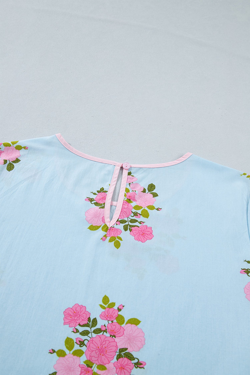 Floral Button Cuffed 3/4 Sleeve Round Neck Blouse