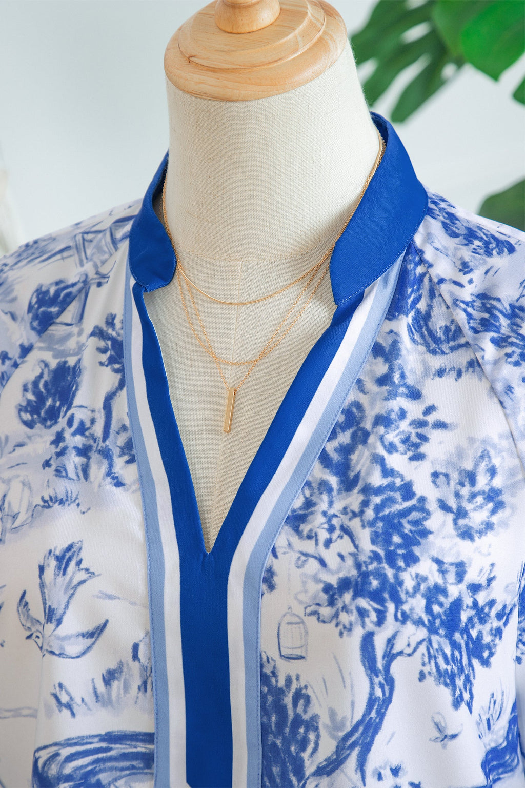 Floral Contrast V-Neck Raglan Sleeve Blouse
