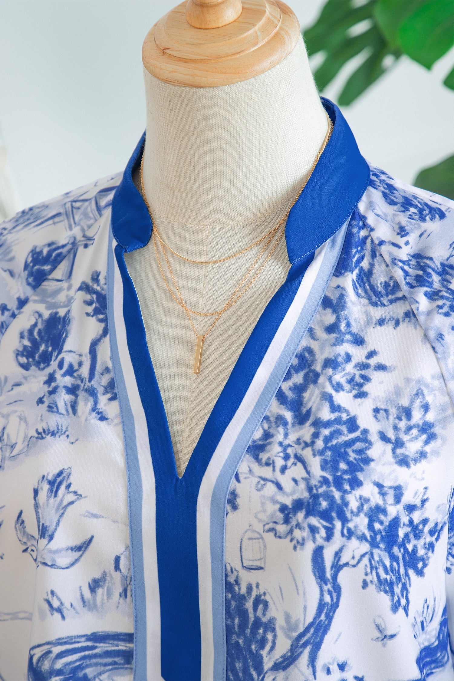 Floral Contrast V-Neck Raglan Sleeve Blouse