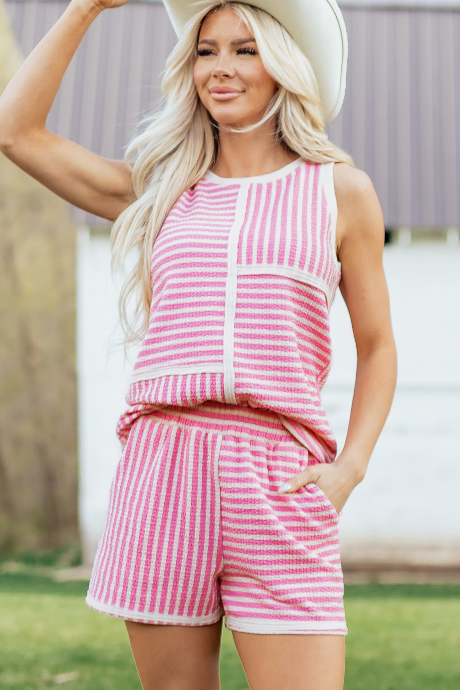 Stripe Contrast Trim Textured Tank & Shorts Set