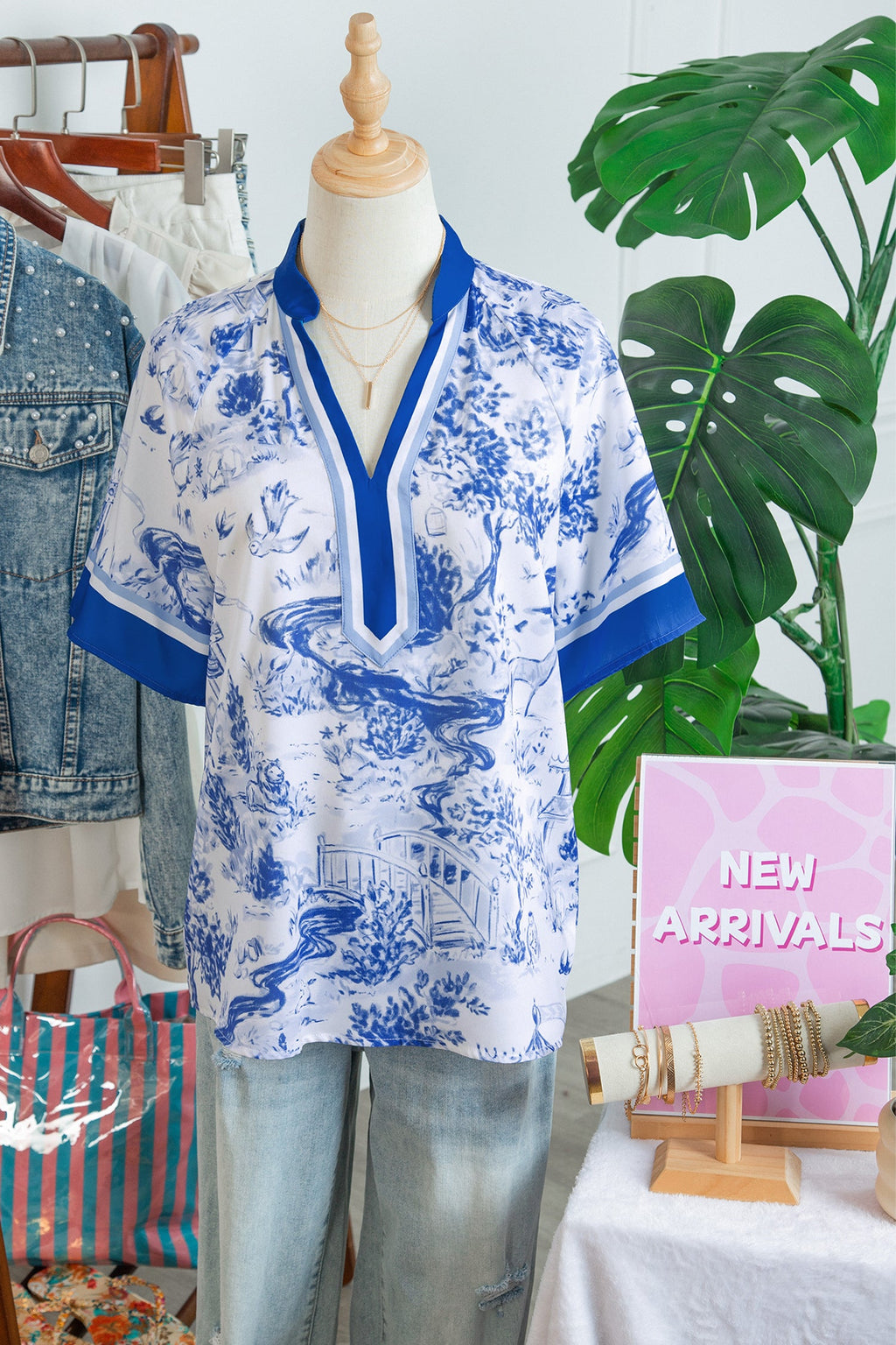 Floral Contrast V-Neck Raglan Sleeve Blouse