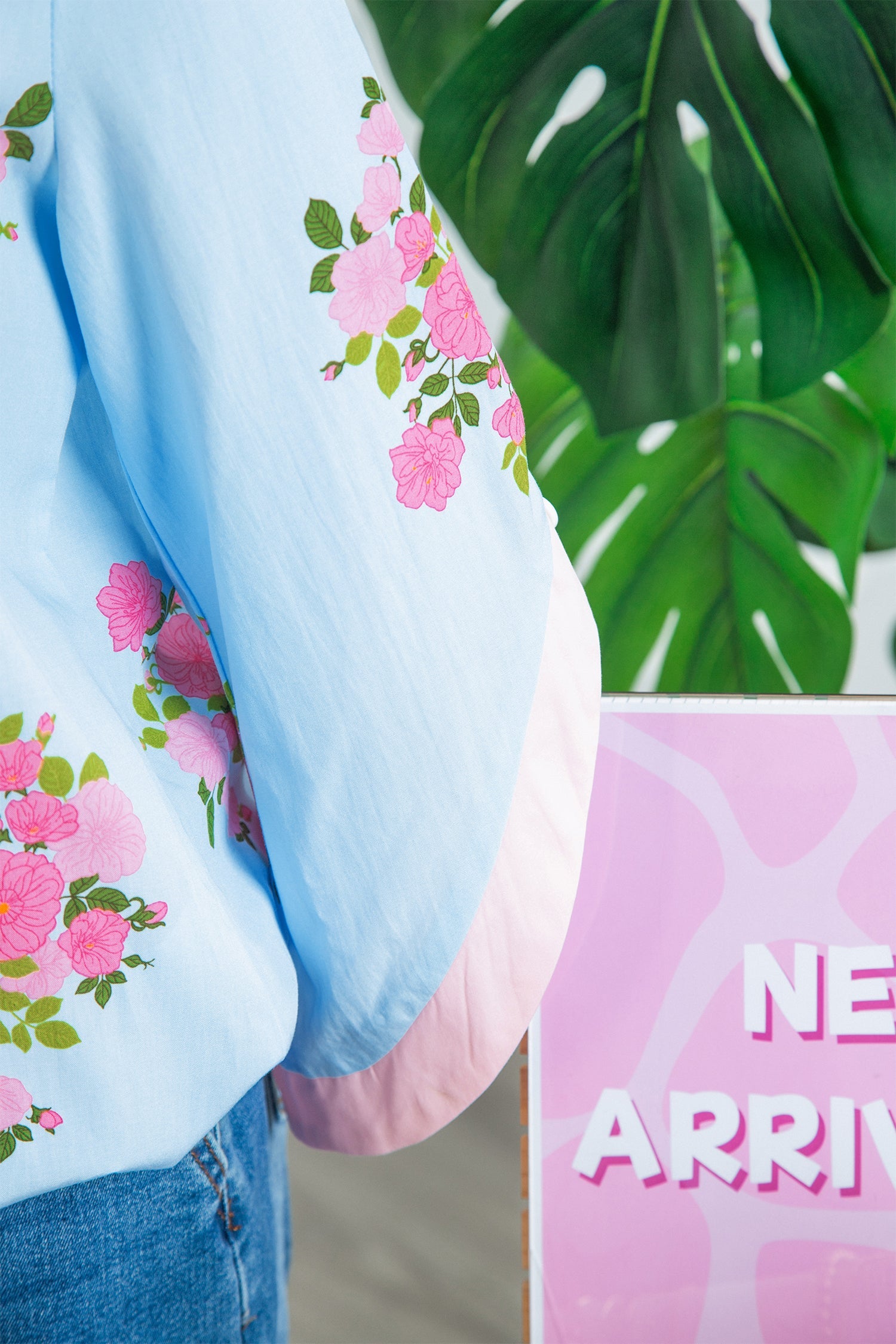 Floral Button Cuffed 3/4 Sleeve Round Neck Blouse