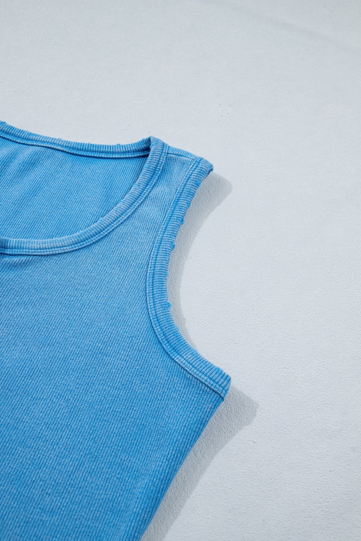 Solid Distressed Ribbed Mineral Wash Tank