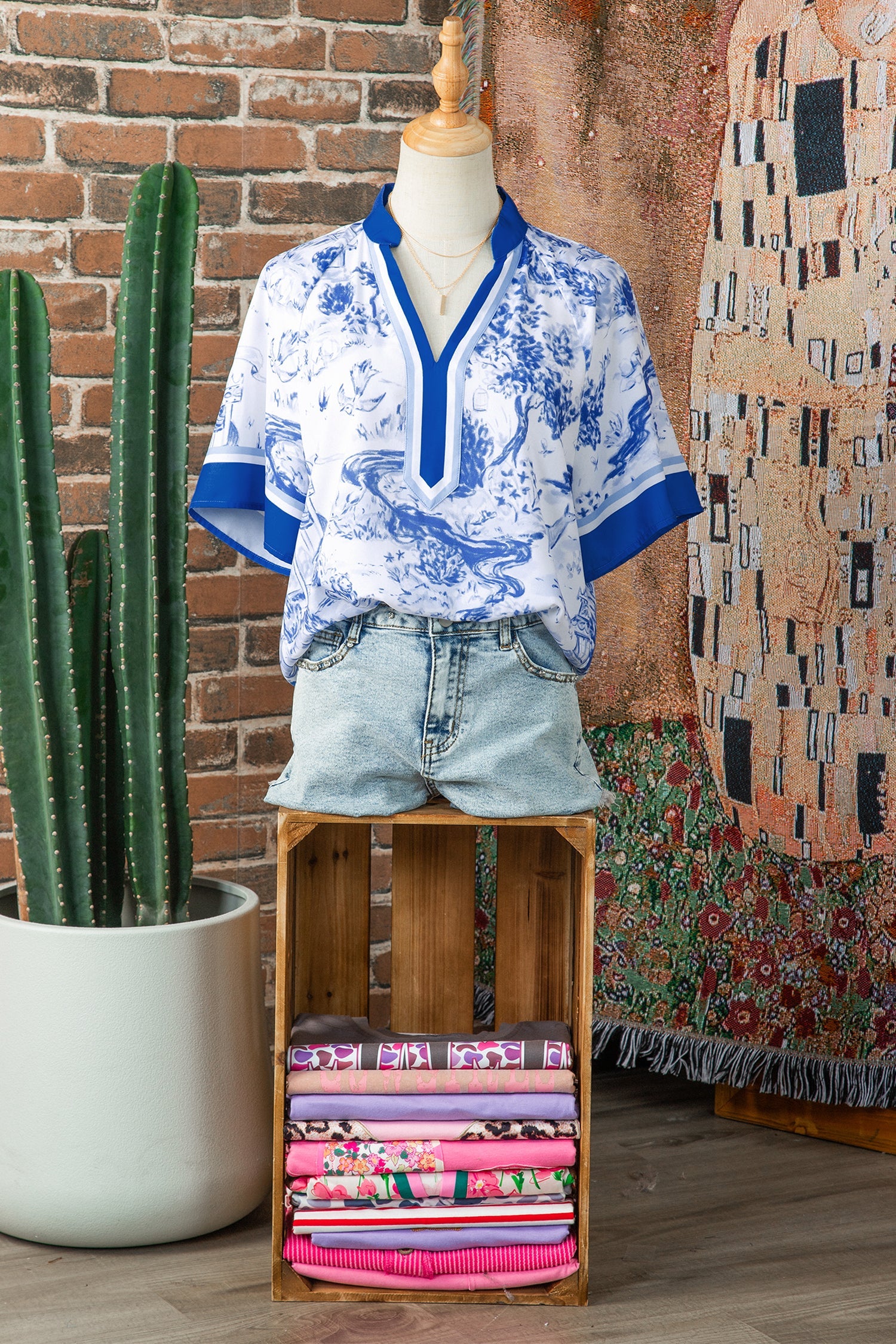 Floral Contrast V-Neck Raglan Sleeve Blouse