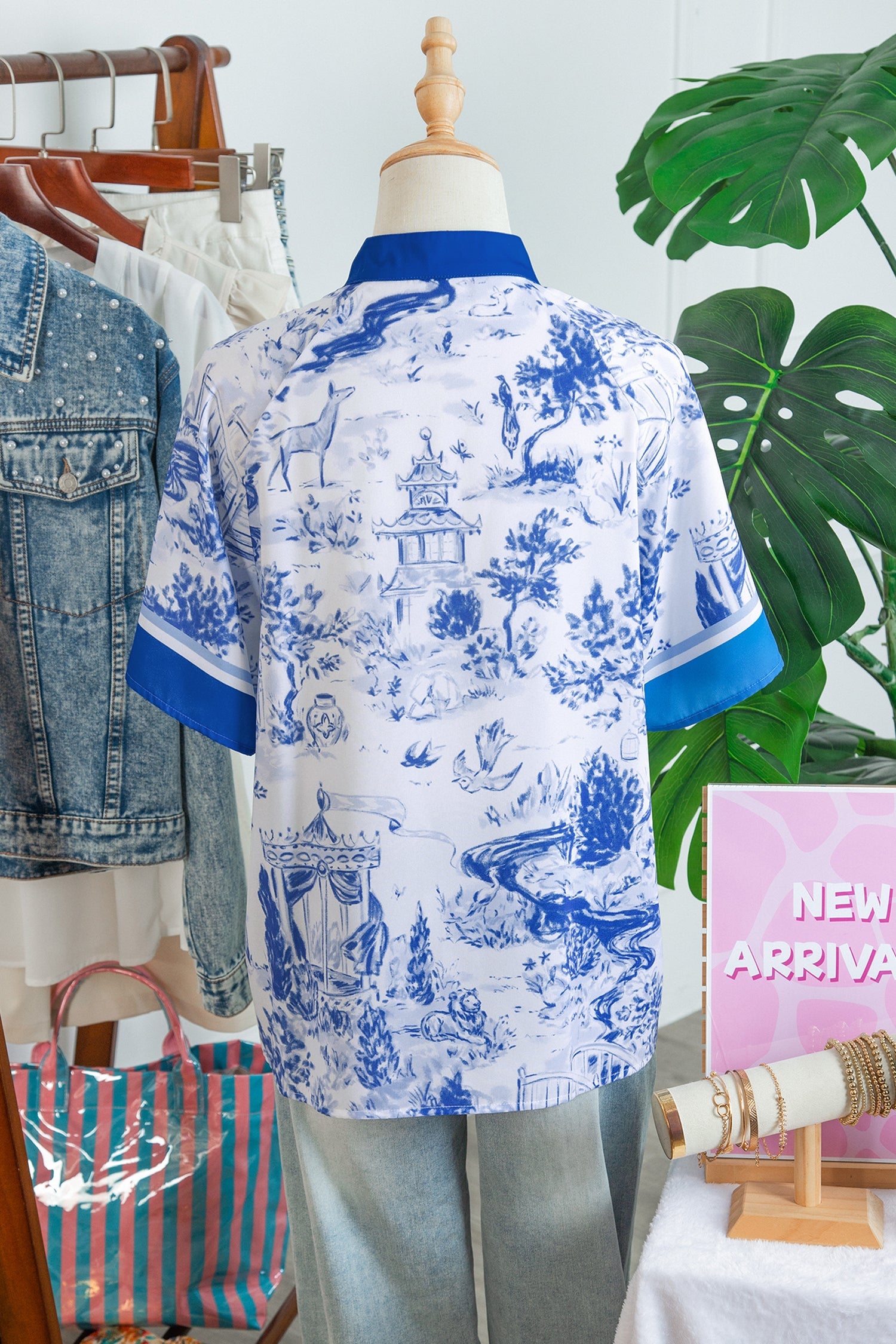 Floral Contrast V-Neck Raglan Sleeve Blouse